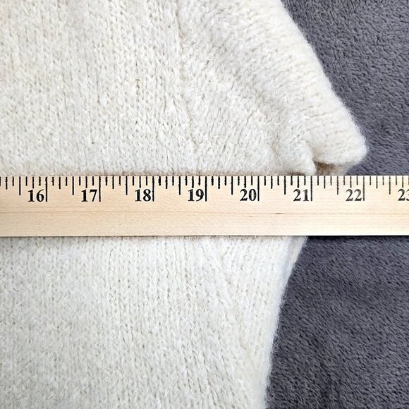 Victoria's Secret Fuzzy Cropped Cream Color Sweater Women's Size X Small 165/84A - Picture 10 of 12